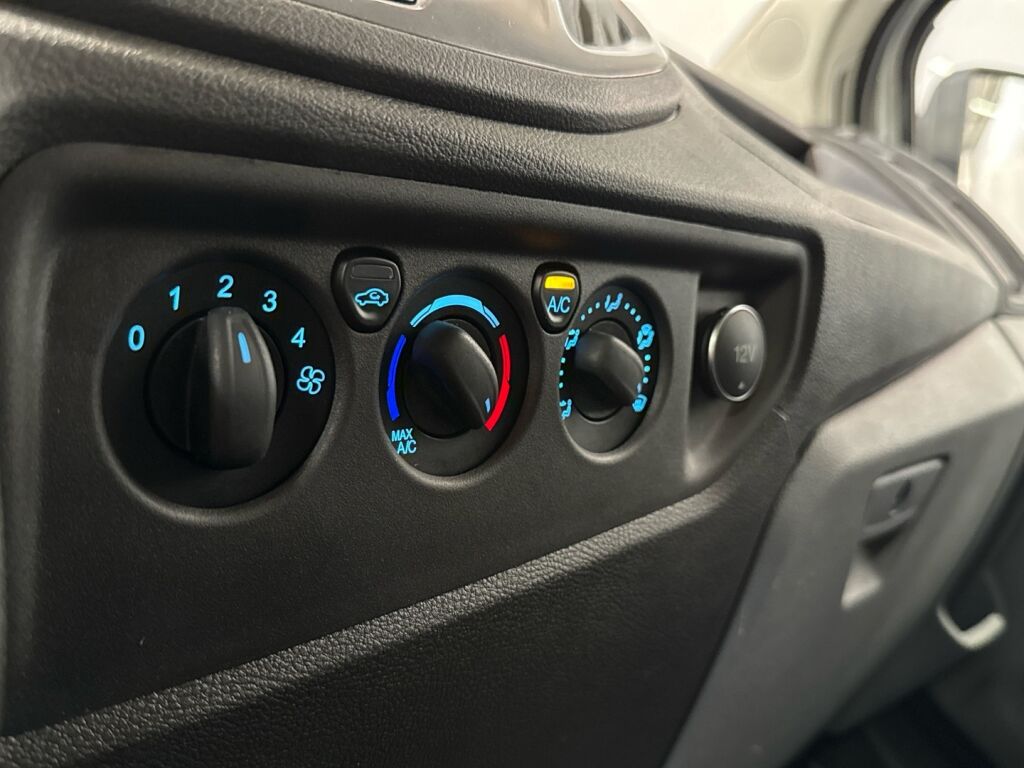 Ford Transit 2019 Valkoinen