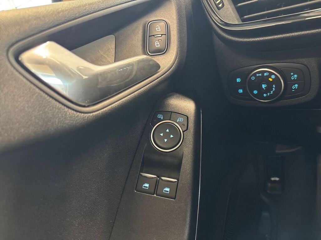 Ford Fiesta 2019 Met.sininen/ Chrome Blue