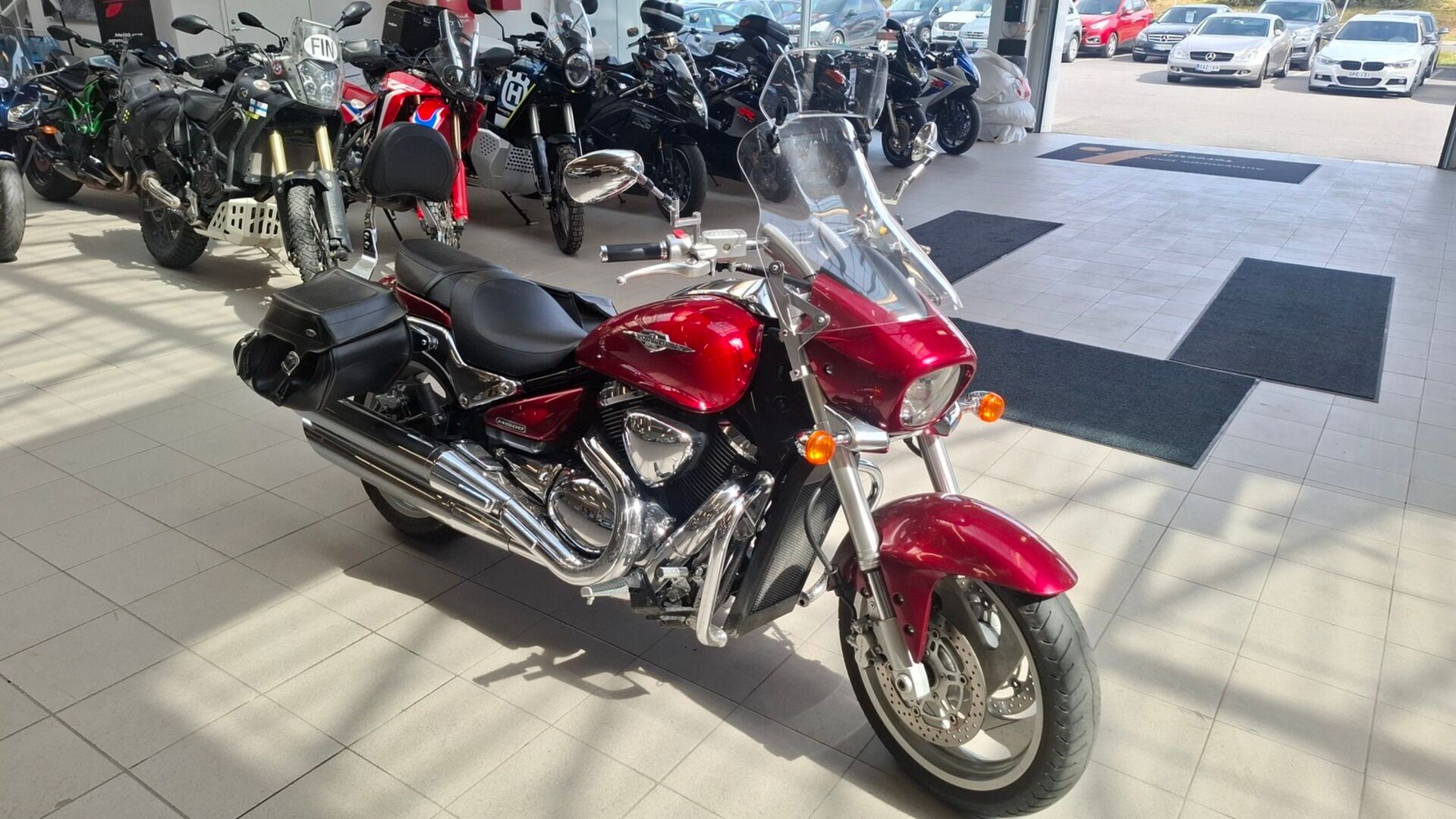 Suzuki INTRUDER