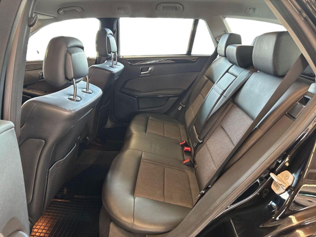 Mercedes-Benz E 2010 Musta