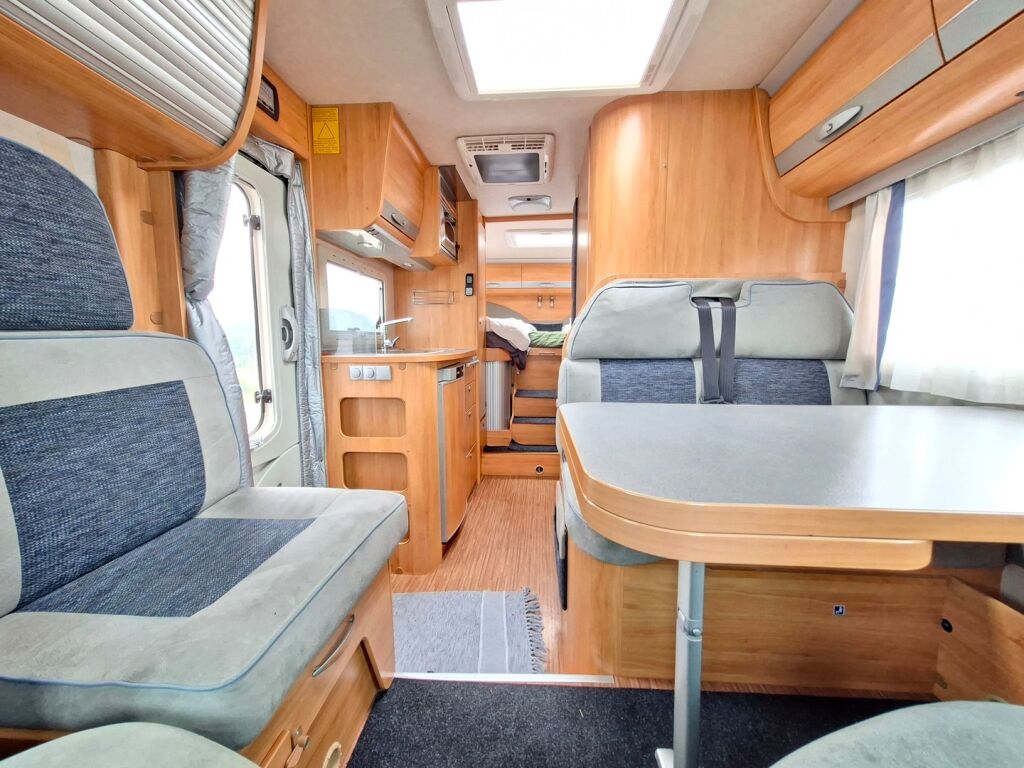 Adria Coral Plus 660 SL Silver Edition 2010 Harmaa