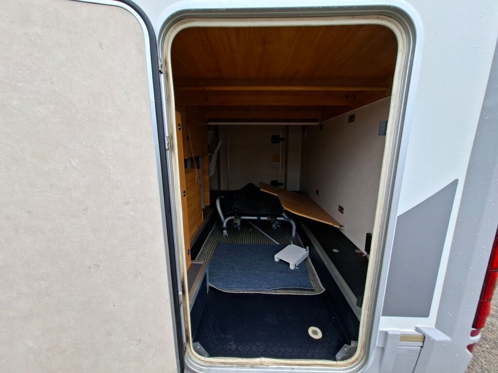 Adria Coral Plus 660 SL Silver Edition 2010 Harmaa