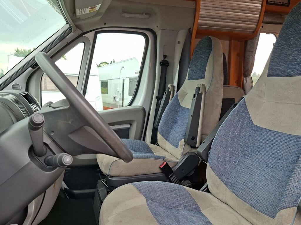 Adria Coral Plus 660 SL Silver Edition 2010 Harmaa