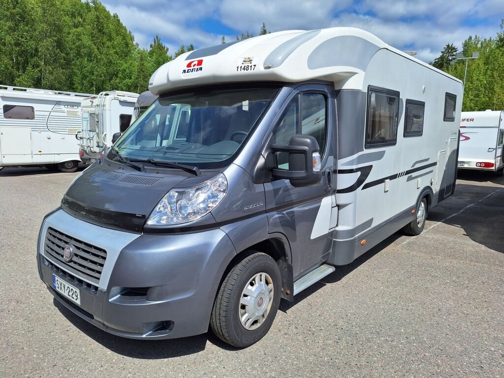 Adria Coral 670 SL Supreme Edition 2010 Harmaa