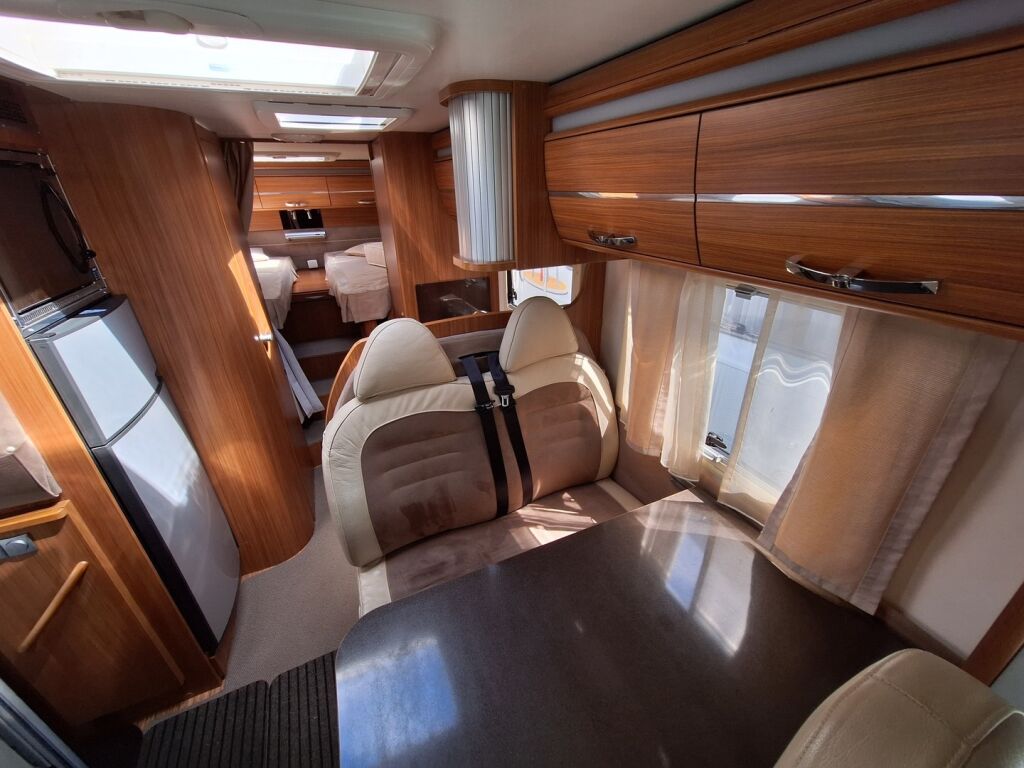 Adria Coral 670 SL Supreme Edition 2010 Harmaa