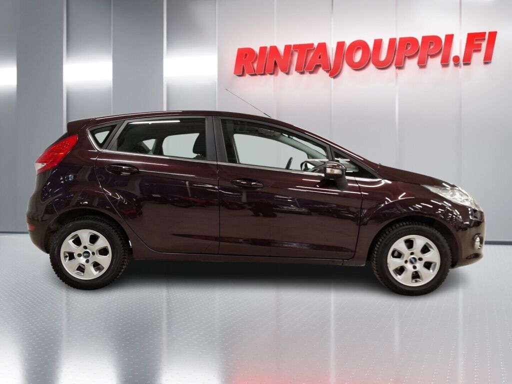 Ford Fiesta 2010 Punainen