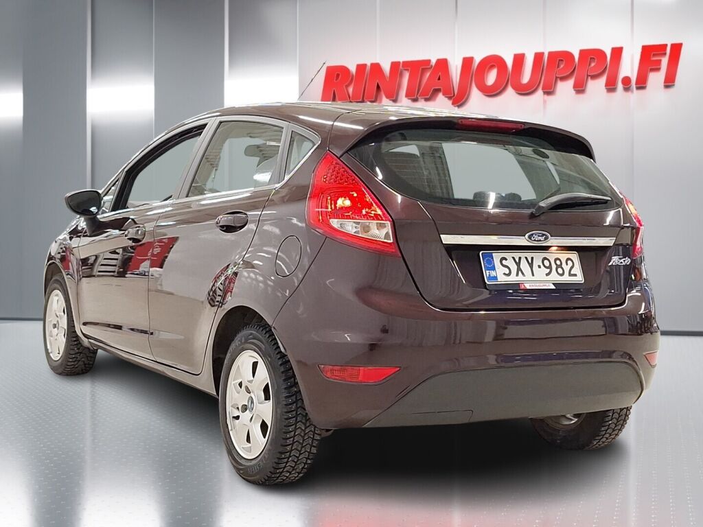 Ford Fiesta 2010 Punainen
