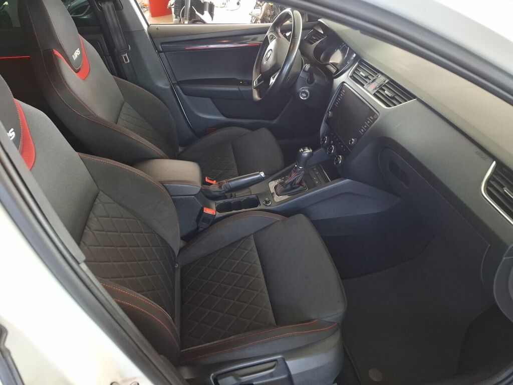 Skoda Octavia 2019 Valkoinen