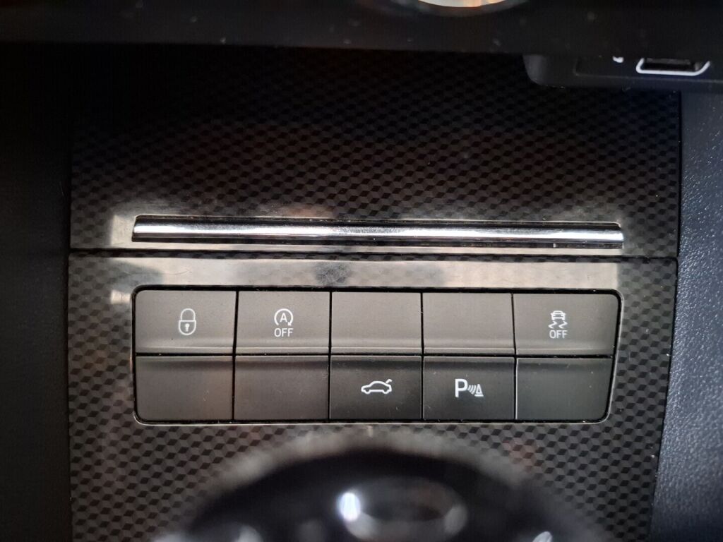 Skoda Octavia 2019 Valkoinen