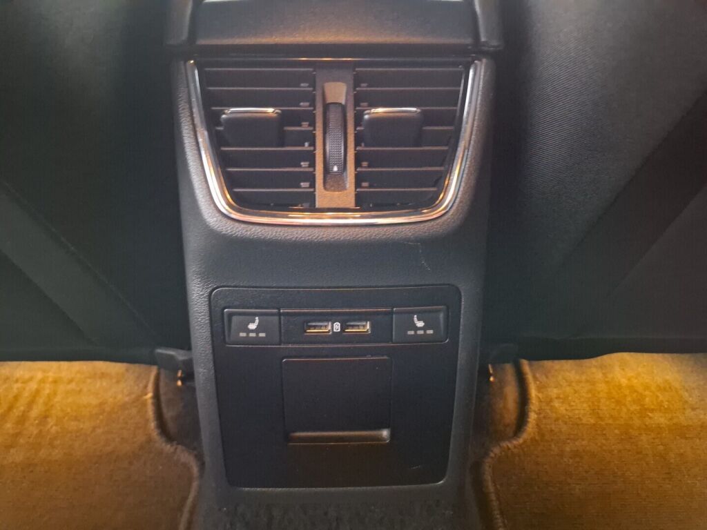 Skoda Octavia 2019 Valkoinen