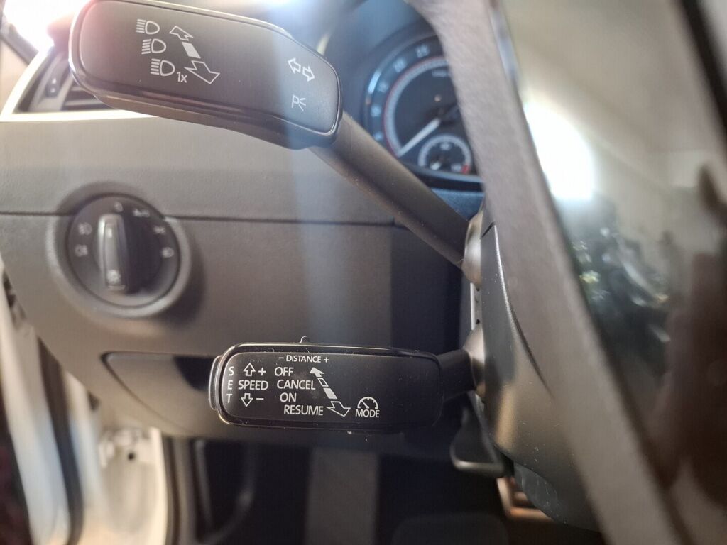 Skoda Octavia 2019 Valkoinen