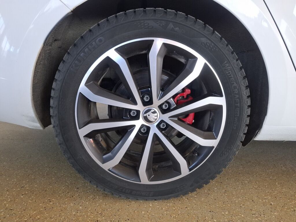 Skoda Octavia 2019 Valkoinen