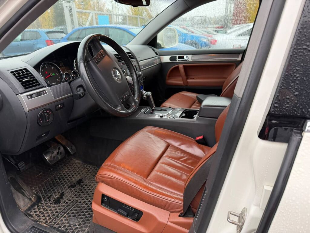 Volkswagen Touareg 2009 Valkoinen