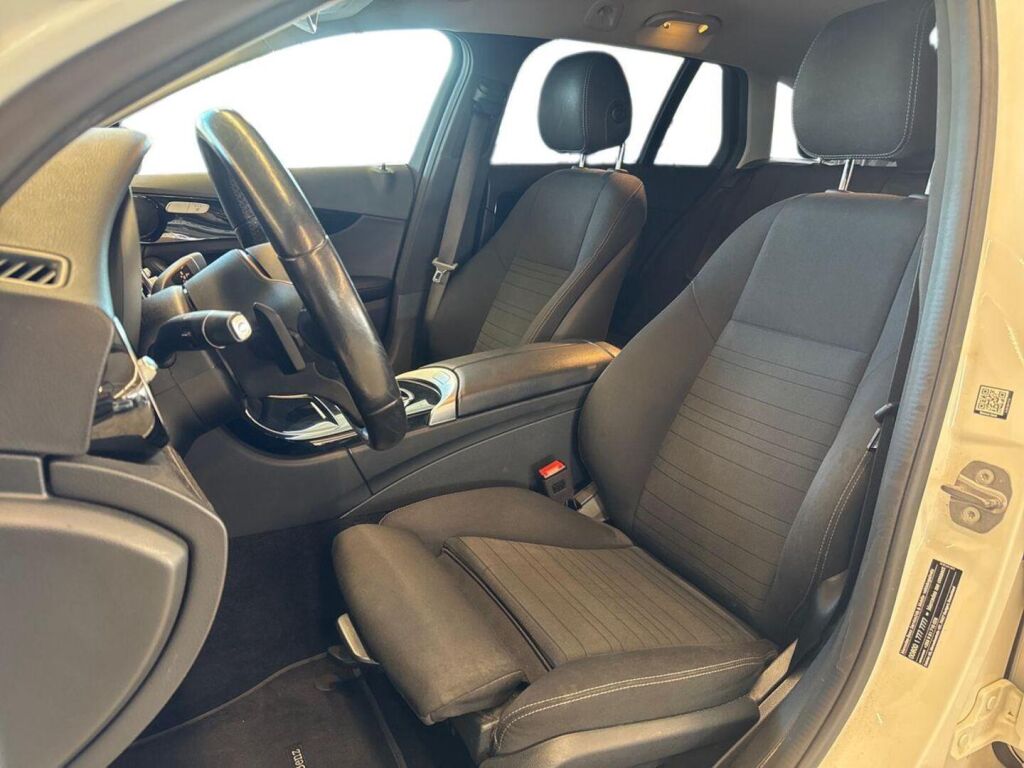 Mercedes-Benz C 2019 Valkoinen