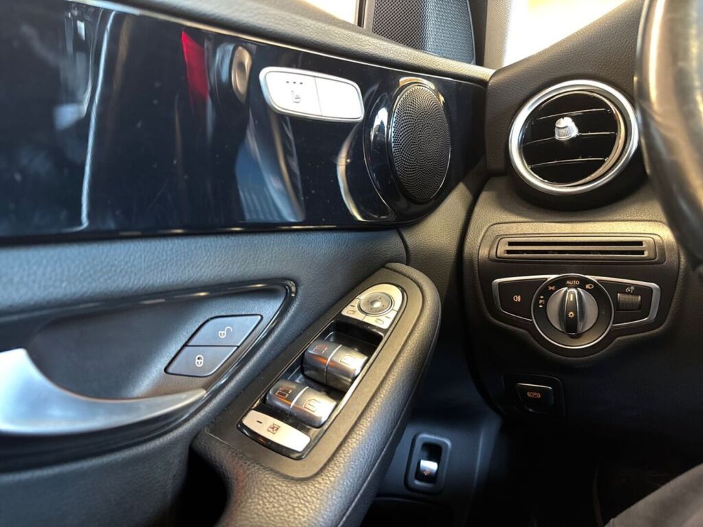 Mercedes-Benz C 2019 Valkoinen