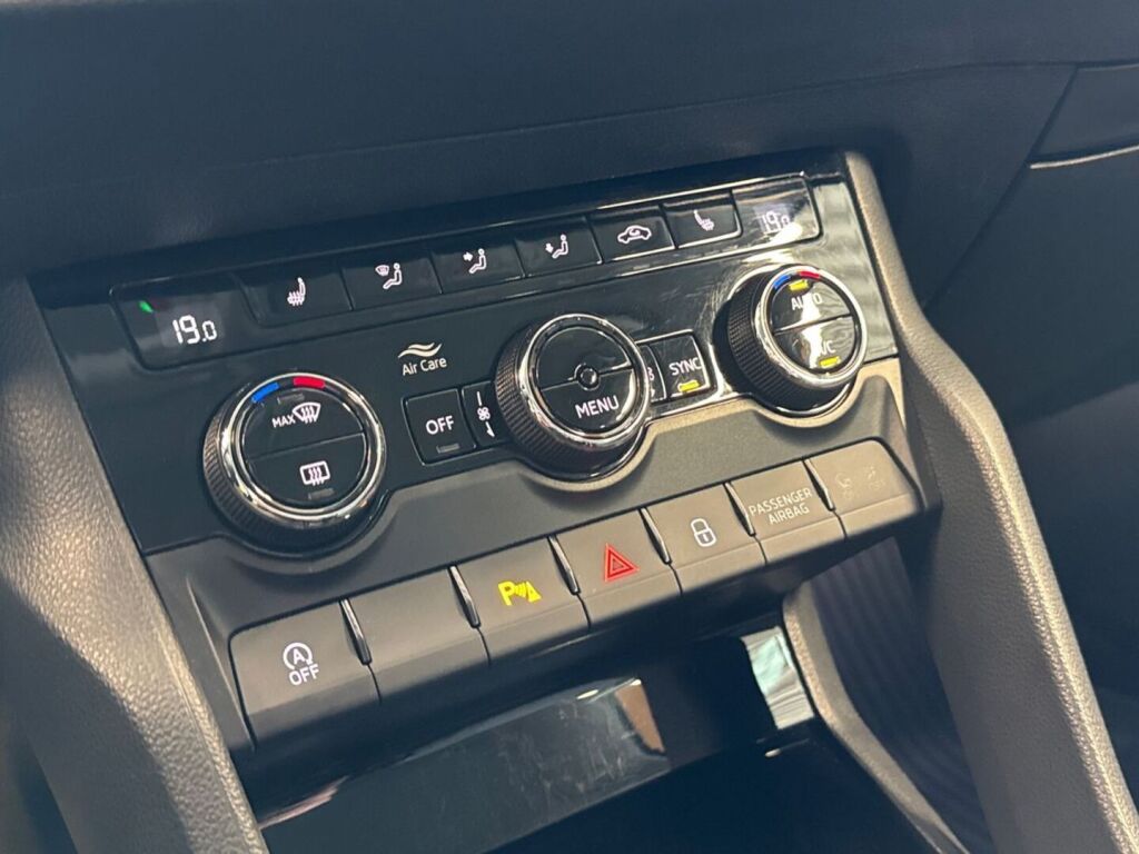 Skoda Karoq 2019 Harmaa (Steel Gray)