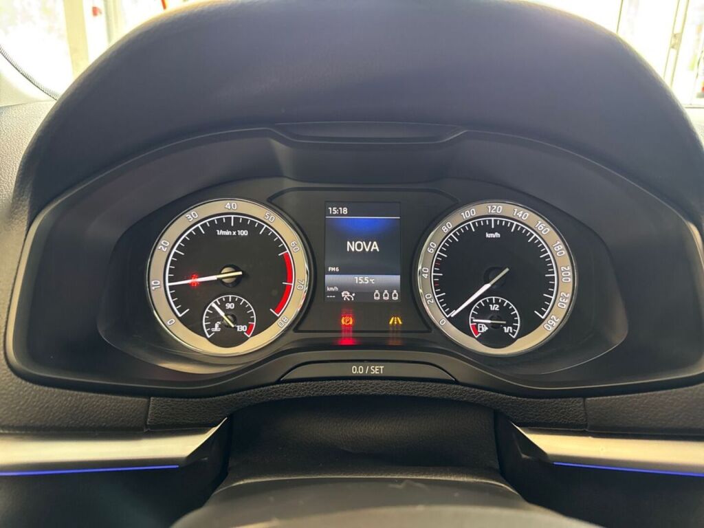 Skoda Karoq 2019 Harmaa (Steel Gray)