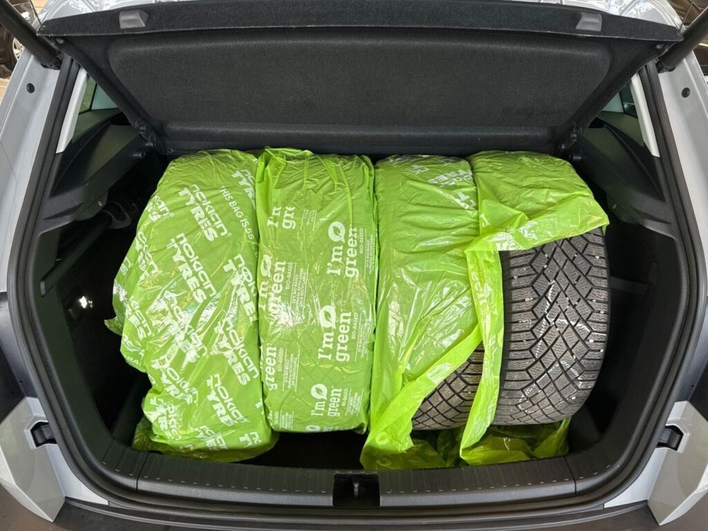 Skoda Karoq 2019 Harmaa (Steel Gray)