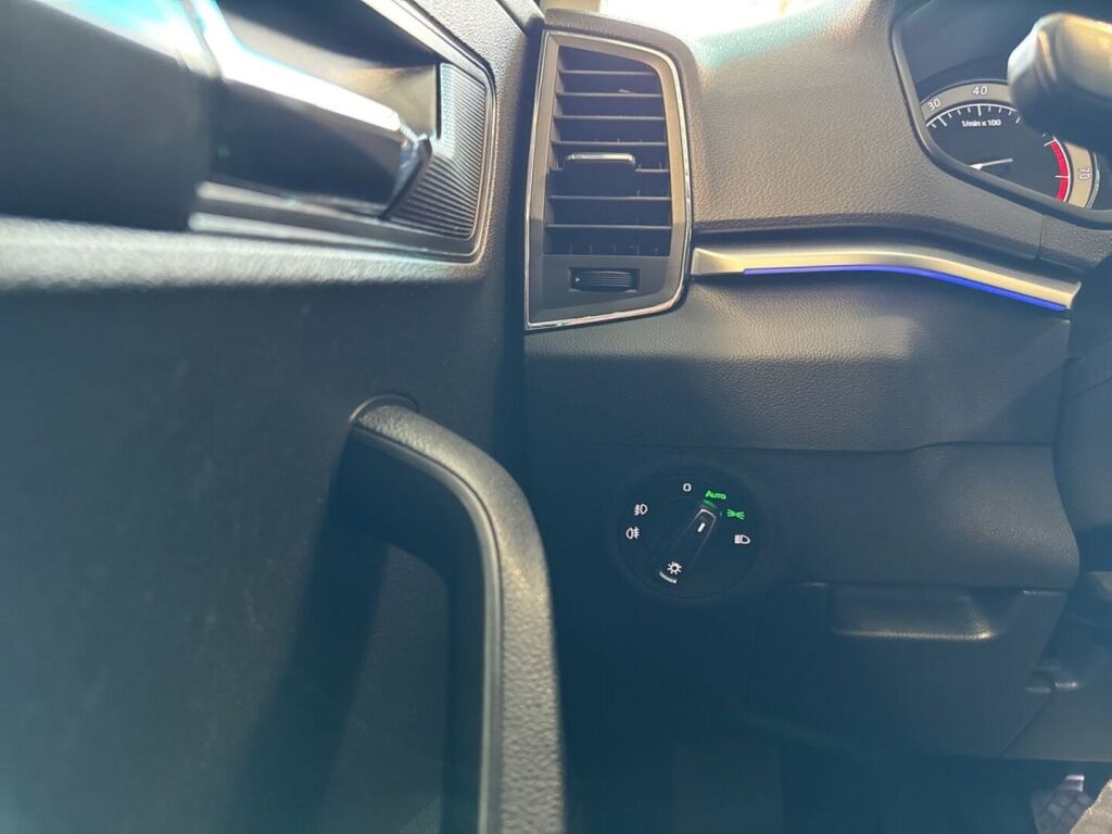 Skoda Karoq 2019 Harmaa (Steel Gray)
