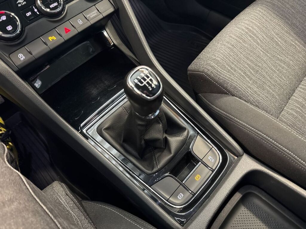 Skoda Karoq 2019 Harmaa (Steel Gray)