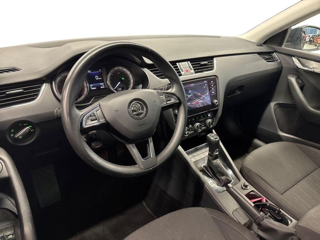 Skoda Octavia 2019 Metallinhohto Harmaa