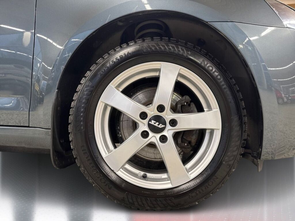 Skoda Octavia 2019 Metallinhohto Harmaa