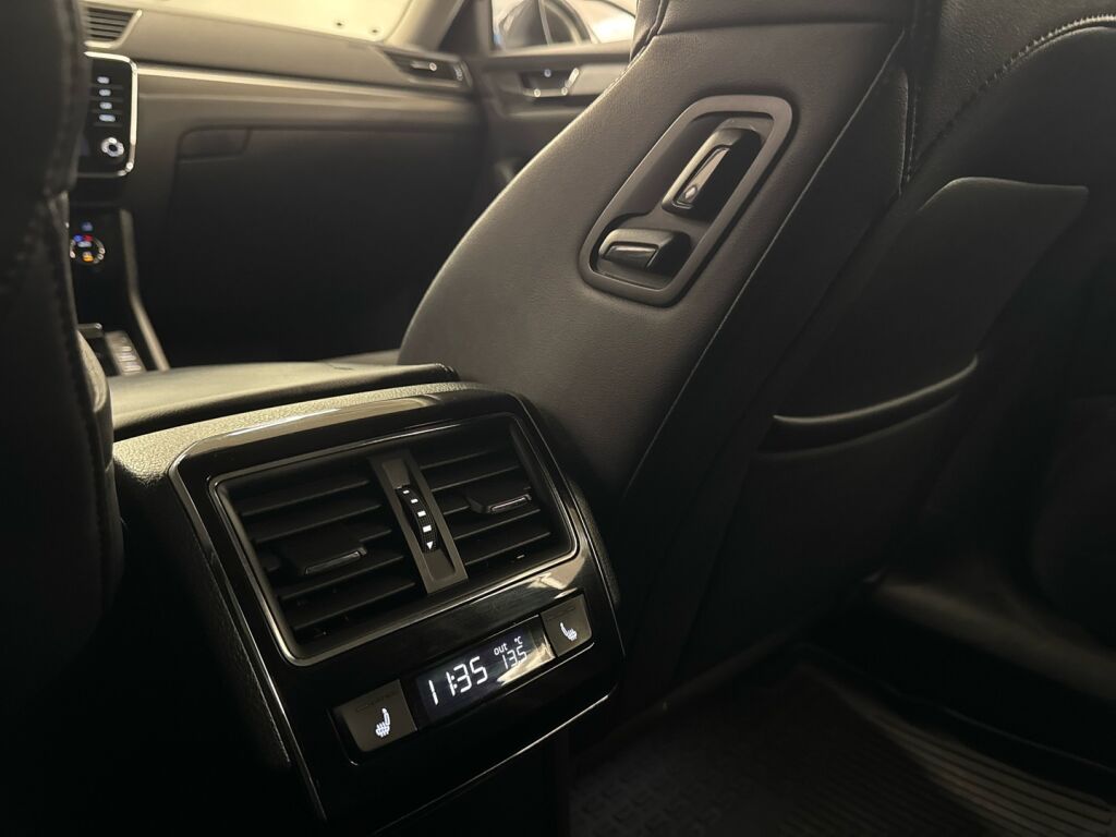 Skoda Superb 2019 Harmaa