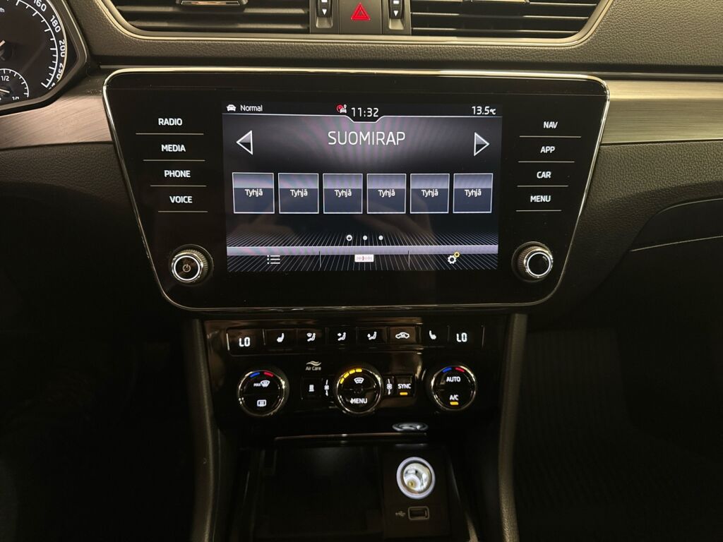 Skoda Superb 2019 Harmaa