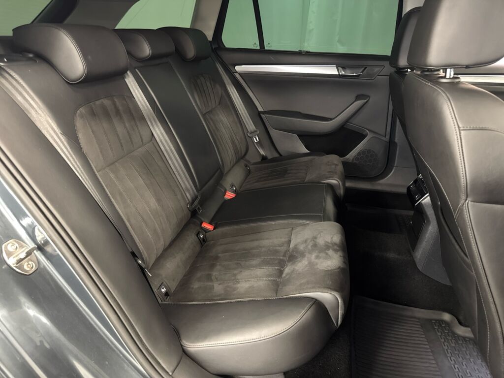 Skoda Superb 2019 Harmaa