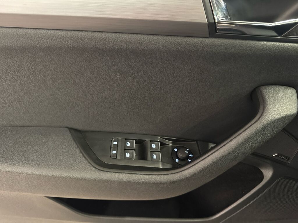 Skoda Superb 2019 Harmaa