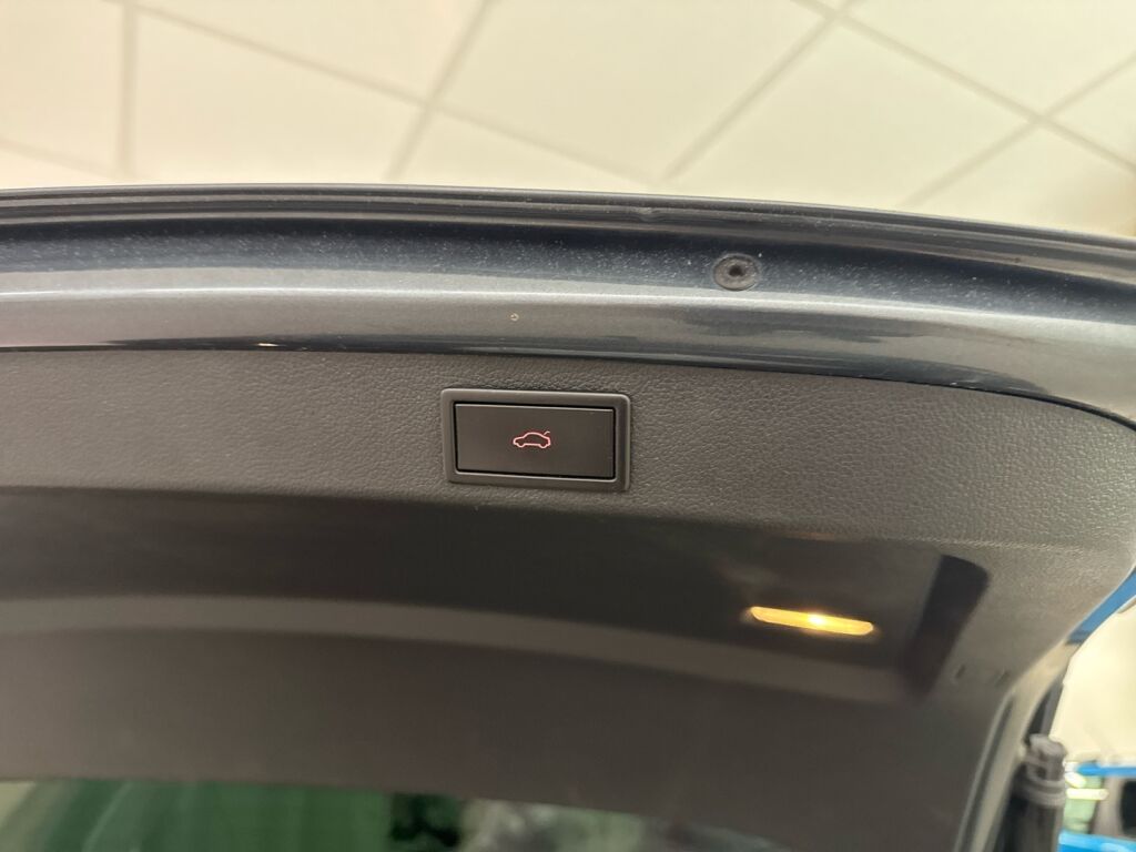 Skoda Superb 2019 Harmaa