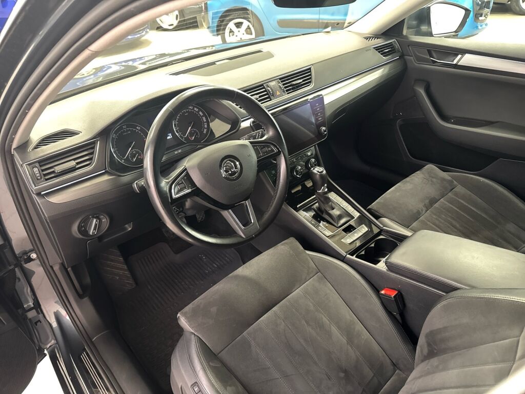 Skoda Superb 2019 Harmaa