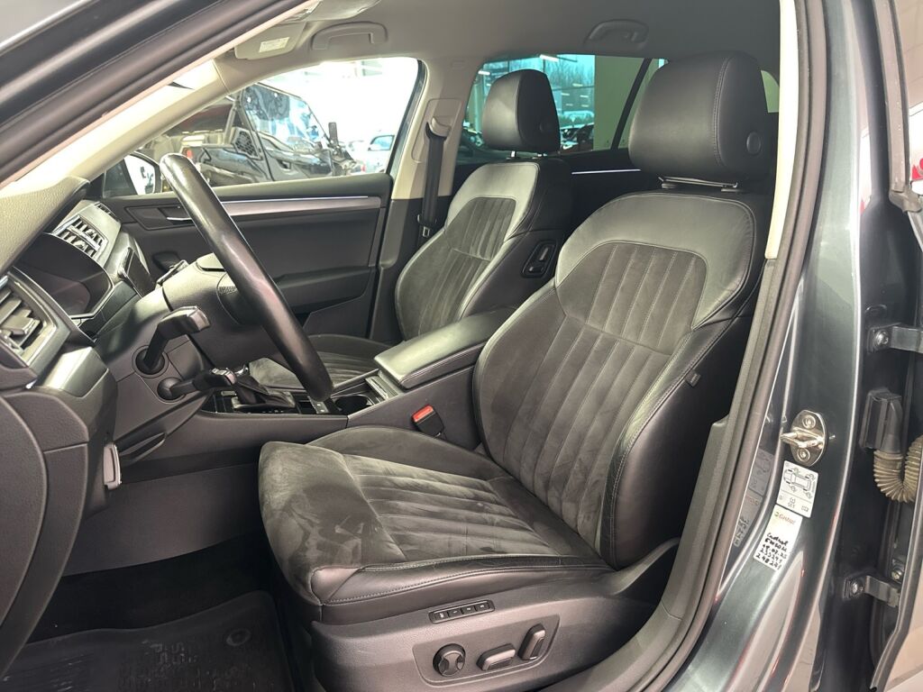 Skoda Superb 2019 Harmaa