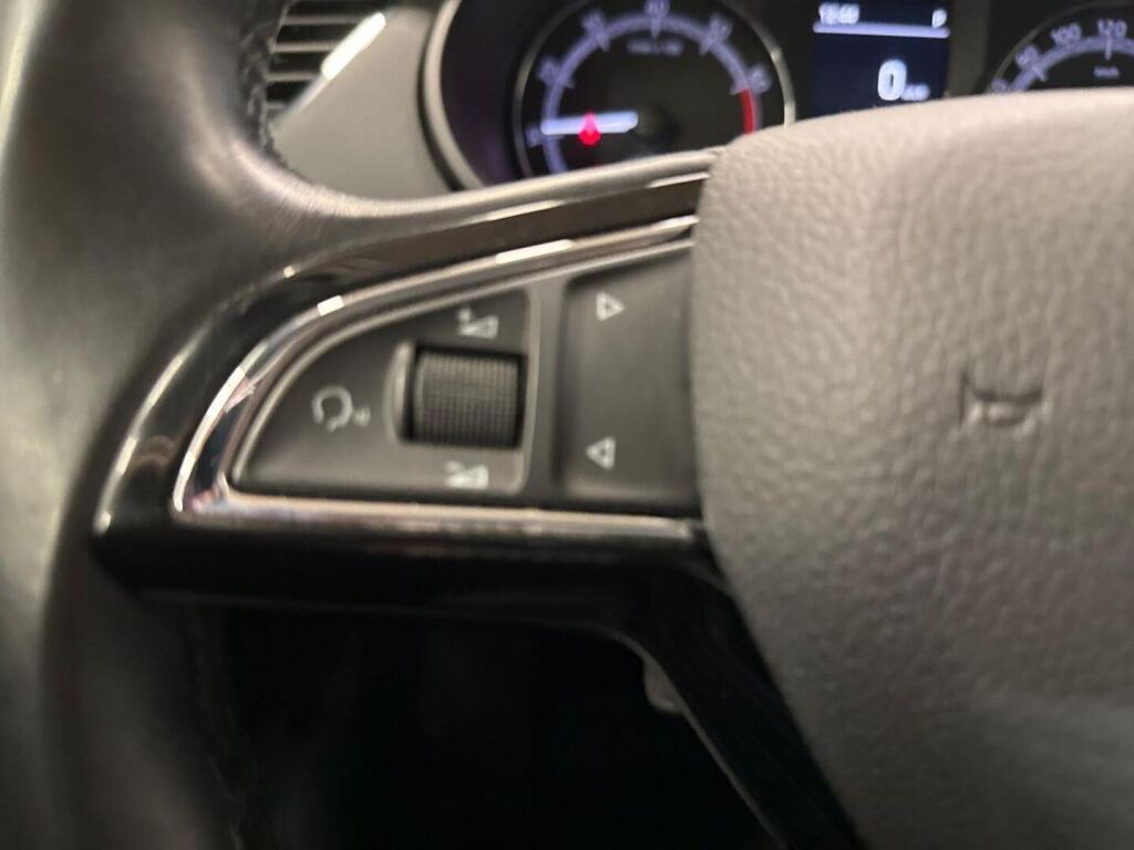Skoda Octavia 2019 Ruskea (beige)