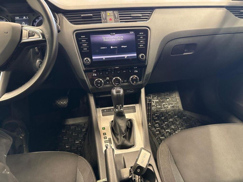 Skoda Octavia 2019 Ruskea (beige)