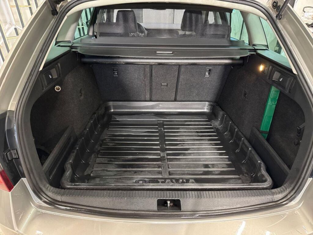 Skoda Octavia 2019 Ruskea (beige)