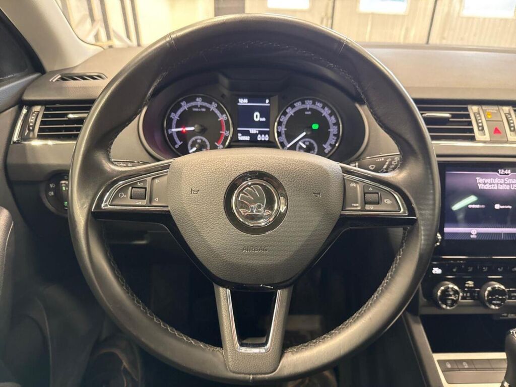 Skoda Octavia 2019 Ruskea (beige)