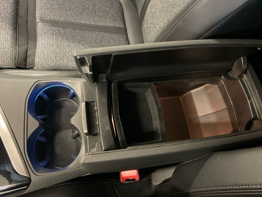 Peugeot 5008 2019 Valkoinen