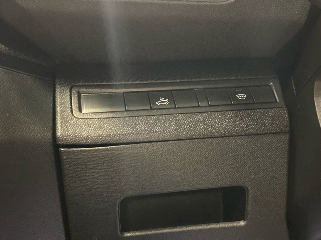 Peugeot 5008 2019 Valkoinen