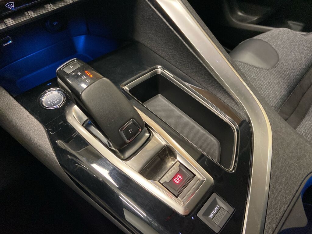 Peugeot 5008 2019 Valkoinen