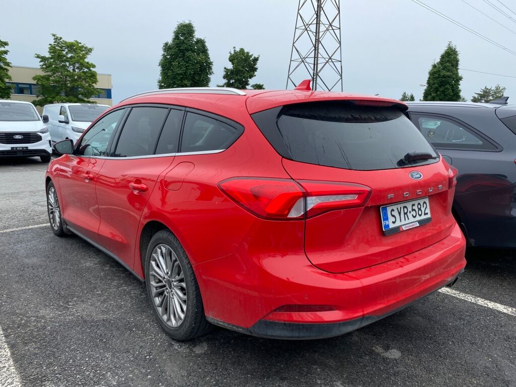 Ford Focus 2019 Punainen