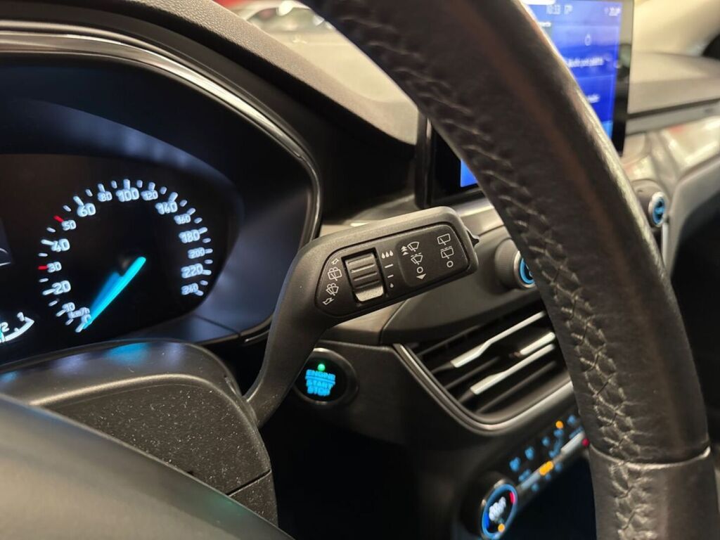 Ford Focus 2019 Punainen