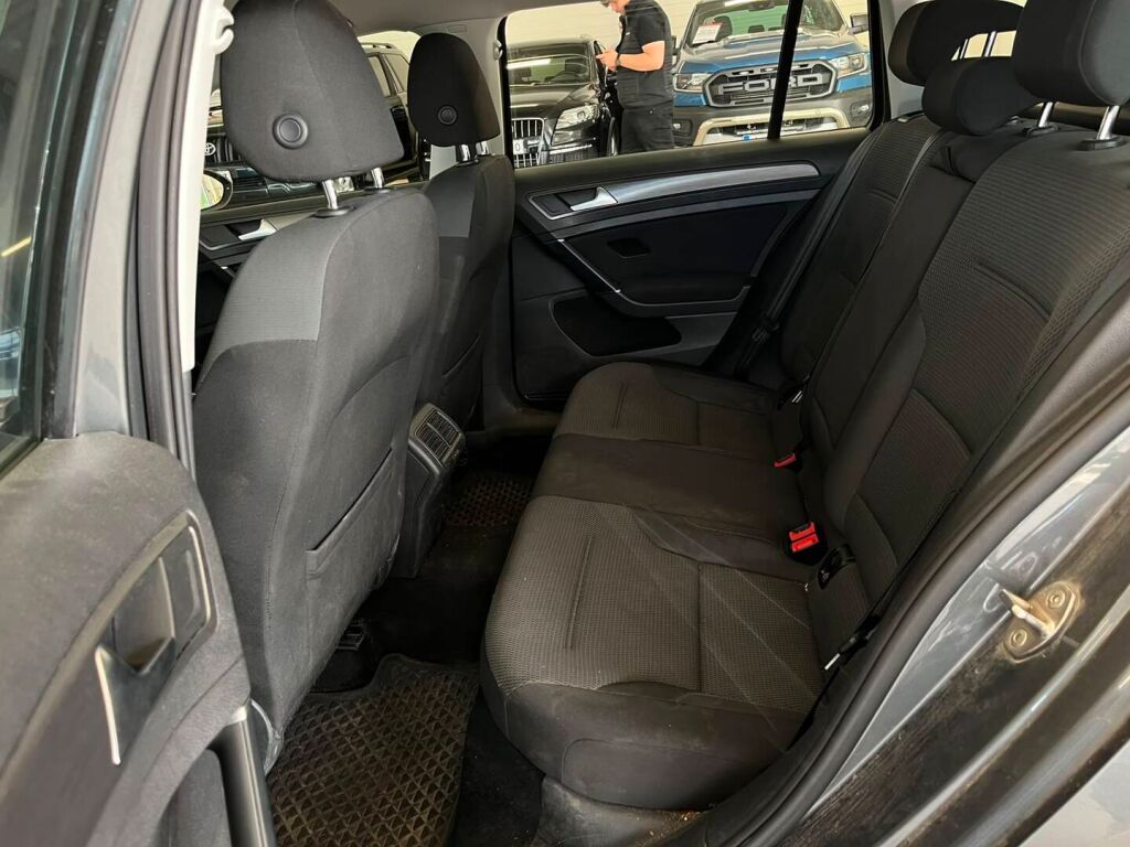 Volkswagen Golf 2019 Harmaa