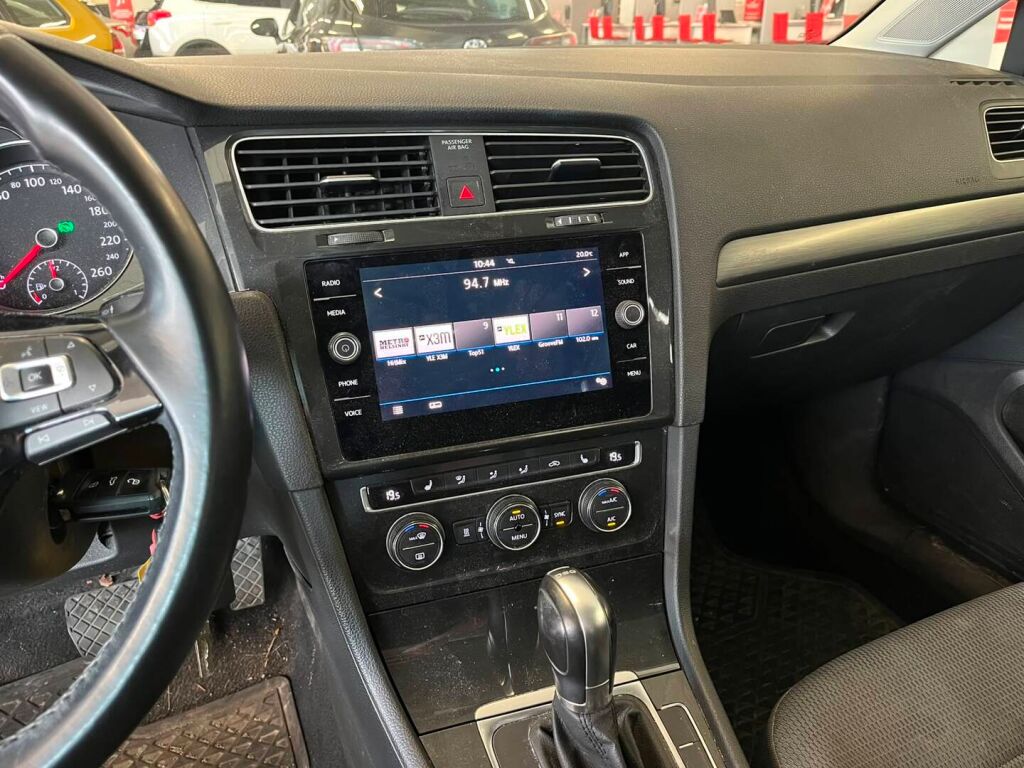 Volkswagen Golf 2019 Harmaa