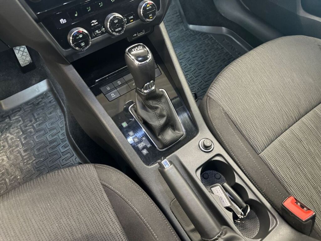 Skoda Octavia 2019 Sininen