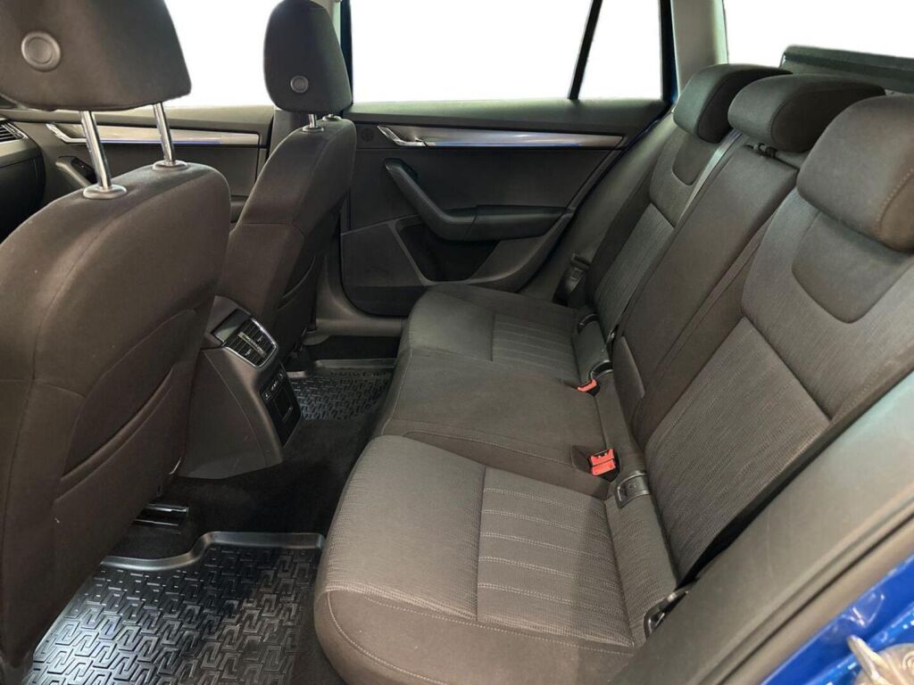 Skoda Octavia 2019 Sininen
