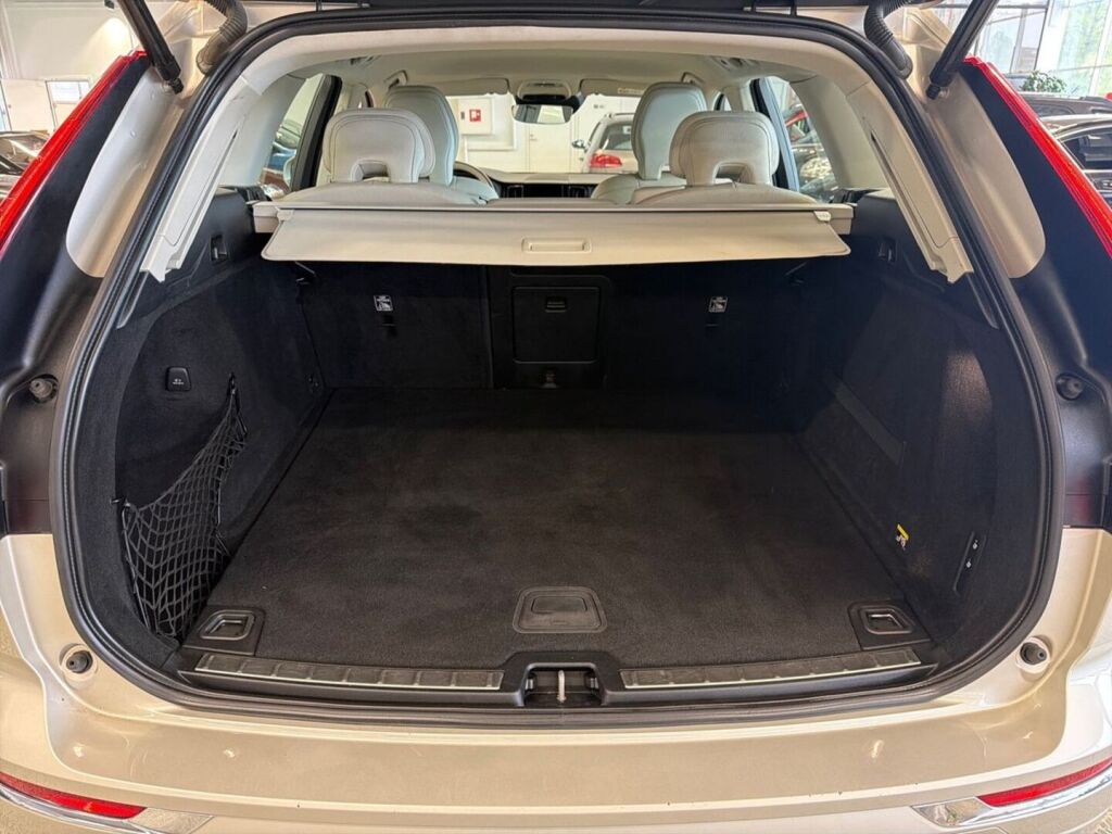 Volvo XC60 2019 Ruskea (beige)