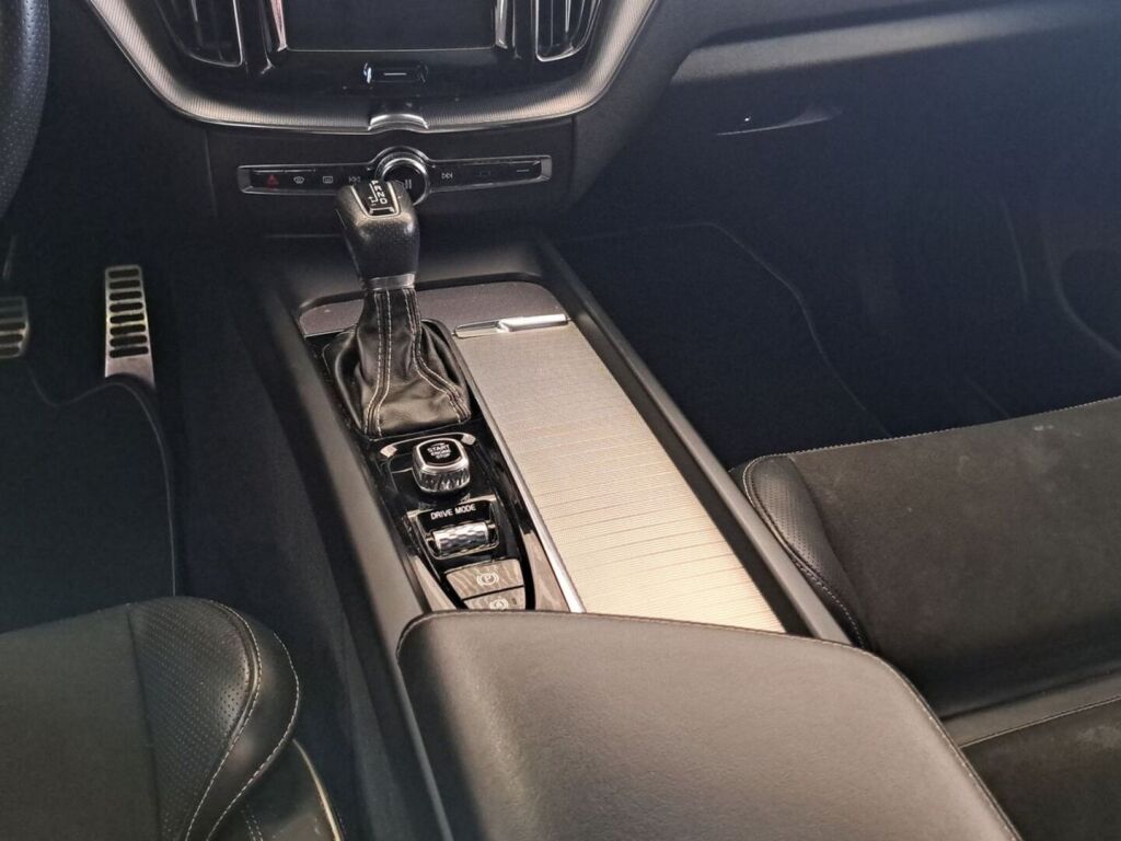 Volvo XC60 2019 Valkoinen