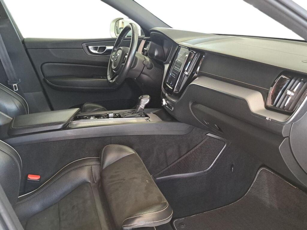 Volvo XC60 2019 Valkoinen