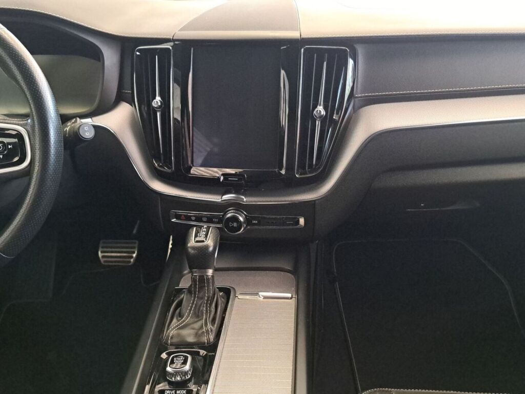 Volvo XC60 2019 Valkoinen